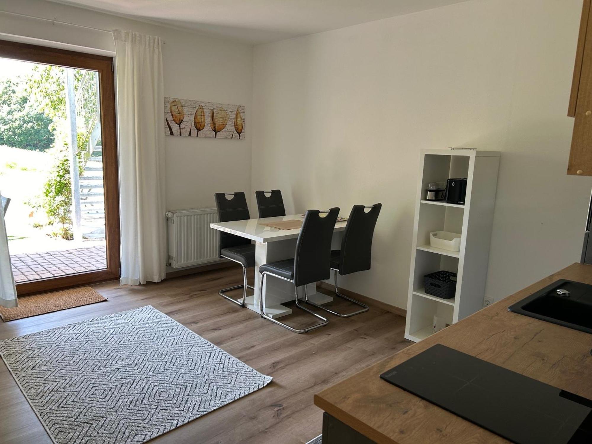 Ruhige Ferienwohnung Mit Terrasse Fuer 2 Personen Vohenstrauss Kültér fotó